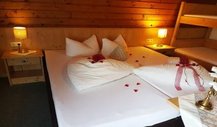 Hochsteg-Zimmer-Romantik.jpg